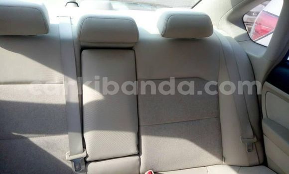 Nunua Ilio tumika Subaru Legacy Fedha Gari ndani ya Kampala nchini Uganda Nunua Ilio tumika Subaru Legacy Fedha Gari ndani ya Kampala nchini Uganda