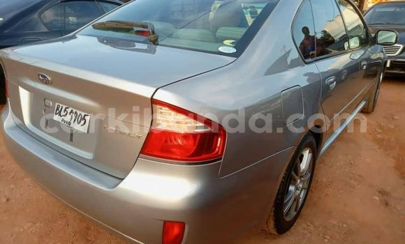 Nunua Ilio tumika Subaru Legacy Fedha Gari ndani ya Kampala nchini Uganda Nunua Ilio tumika Subaru Legacy Fedha Gari ndani ya Kampala nchini Uganda