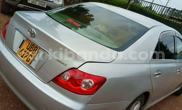 Nunua Ilio tumika Toyota Mark X Fedha Gari ndani ya Kampala nchini Uganda Nunua Ilio tumika Toyota Mark X Fedha Gari ndani ya Kampala nchini Uganda
