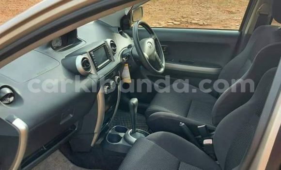 Nunua Ilio tumika Toyota IST Beige Gari ndani ya Kampala nchini Uganda Nunua Ilio tumika Toyota IST Beige Gari ndani ya Kampala nchini Uganda
