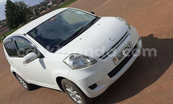 Acheter Occasion Voiture Toyota Passo Blanc à Kampala, Ouganda