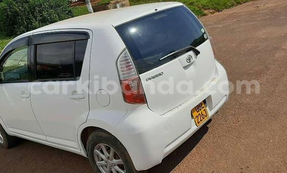 Nunua Ilio tumika Toyota Passo Nyeupe Gari ndani ya Kampala nchini Uganda Nunua Ilio tumika Toyota Passo Nyeupe Gari ndani ya Kampala nchini Uganda