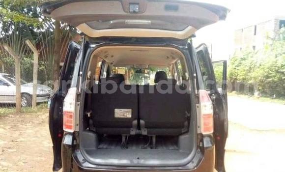 Nunua Ilio tumika Toyota Noah Nyeusi Gari ndani ya Kampala nchini Uganda Nunua Ilio tumika Toyota Noah Nyeusi Gari ndani ya Kampala nchini Uganda