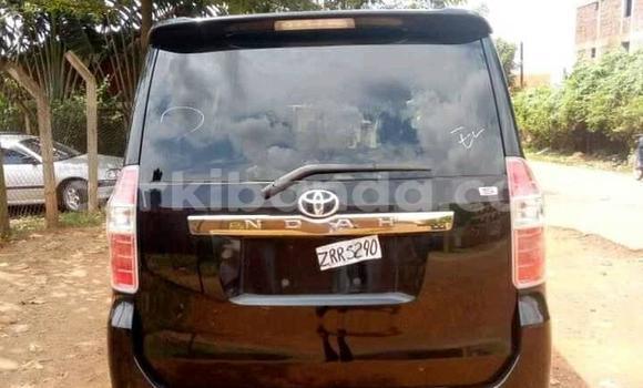 Nunua Ilio tumika Toyota Noah Nyeusi Gari ndani ya Kampala nchini Uganda Nunua Ilio tumika Toyota Noah Nyeusi Gari ndani ya Kampala nchini Uganda
