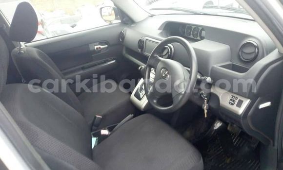 Nunua Ilio tumika Toyota Corolla Rumion Fedha Gari ndani ya Kampala nchini Uganda Nunua Ilio tumika Toyota Corolla Rumion Fedha Gari ndani ya Kampala nchini Uganda