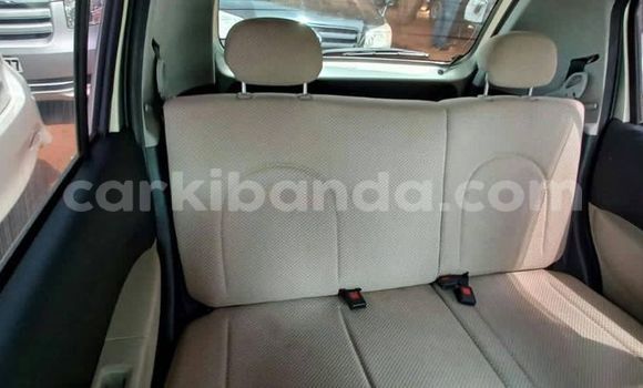 Nunua Ilio tumika Toyota Passo Beige Gari ndani ya Kampala nchini Uganda Nunua Ilio tumika Toyota Passo Beige Gari ndani ya Kampala nchini Uganda