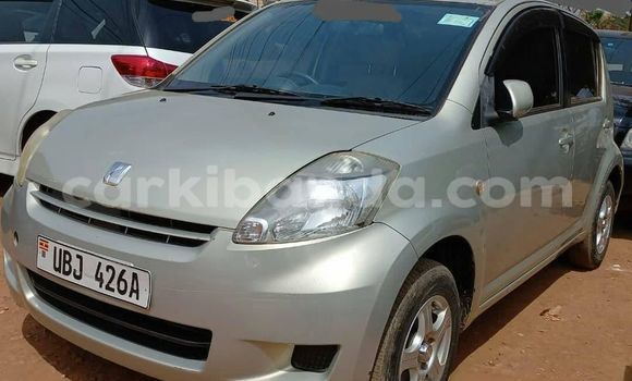 Nunua Ilio tumika Toyota Passo Beige Gari ndani ya Kampala nchini Uganda Nunua Ilio tumika Toyota Passo Beige Gari ndani ya Kampala nchini Uganda