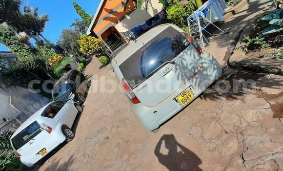 Nunua Ilio tumika Toyota Passo Kijani Gari ndani ya Kampala nchini Uganda Nunua Ilio tumika Toyota Passo Kijani Gari ndani ya Kampala nchini Uganda
