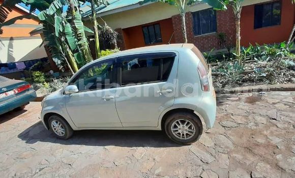 Nunua Ilio tumika Toyota Passo Kijani Gari ndani ya Kampala nchini Uganda Nunua Ilio tumika Toyota Passo Kijani Gari ndani ya Kampala nchini Uganda