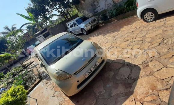 Nunua Ilio tumika Toyota Passo Kijani Gari ndani ya Kampala nchini Uganda Nunua Ilio tumika Toyota Passo Kijani Gari ndani ya Kampala nchini Uganda