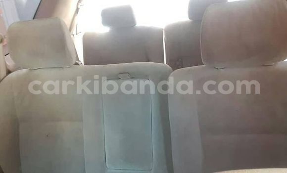 Nunua Ilio tumika Toyota Ipsum Fedha Gari ndani ya Kampala nchini Uganda Nunua Ilio tumika Toyota Ipsum Fedha Gari ndani ya Kampala nchini Uganda