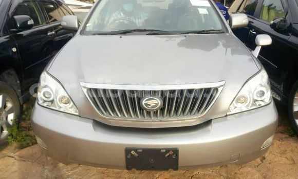 Nunua Ilio tumika Toyota Harrier Fedha Gari ndani ya Kampala nchini Uganda Nunua Ilio tumika Toyota Harrier Fedha Gari ndani ya Kampala nchini Uganda