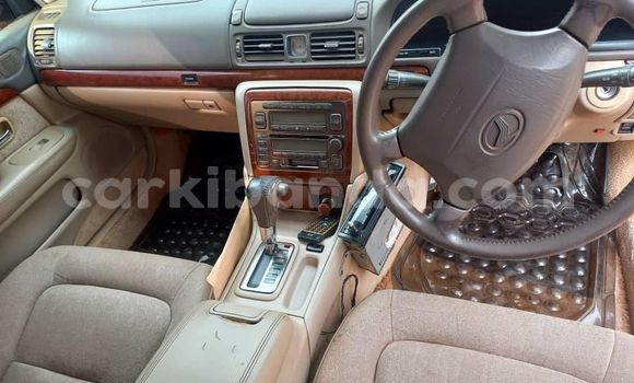 Gura Yakoze Toyota Progress Green Imodoka i Kampala mu Uganda Gura Yakoze Toyota Progress Green Imodoka i Kampala mu Uganda