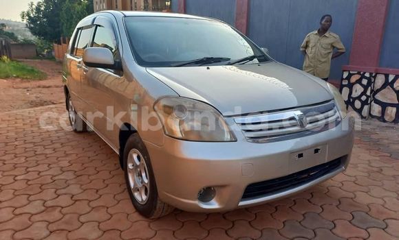 Gura Yakoze Toyota Raum Silver Imodoka i Kampala mu Uganda Gura Yakoze Toyota Raum Silver Imodoka i Kampala mu Uganda