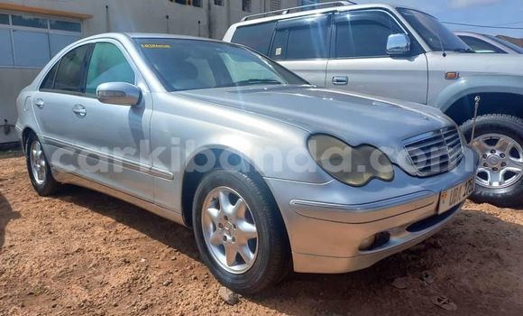 Gura Yakoze Mercedes‒Benz C–Class Silver Imodoka i Kampala mu Uganda Gura Yakoze Mercedes‒Benz C–Class Silver Imodoka i Kampala mu Uganda