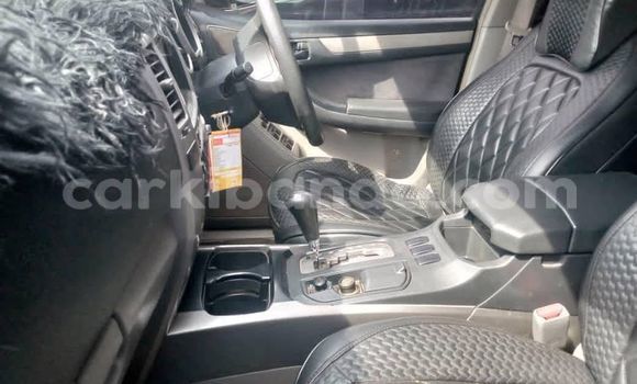 Gura Yakoze Toyota Hilux Silver Imodoka i Kampala mu Uganda Gura Yakoze Toyota Hilux Silver Imodoka i Kampala mu Uganda