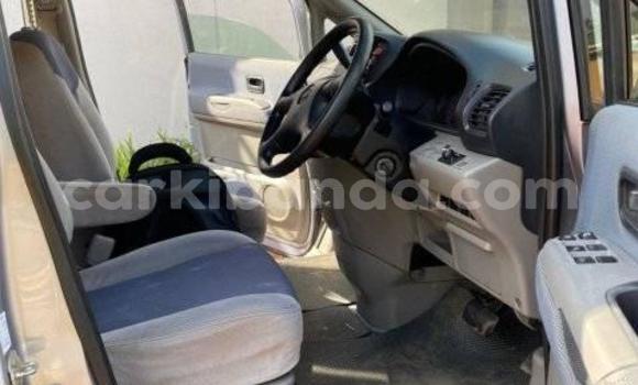Gura Yakoze Nissan Serena Silver Imodoka i Kampala mu Uganda Gura Yakoze Nissan Serena Silver Imodoka i Kampala mu Uganda