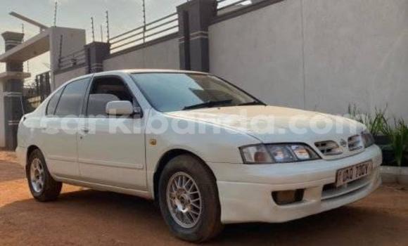 Gura Yakoze Nissan Primera White Imodoka i Kampala mu Uganda Gura Yakoze Nissan Primera White Imodoka i Kampala mu Uganda