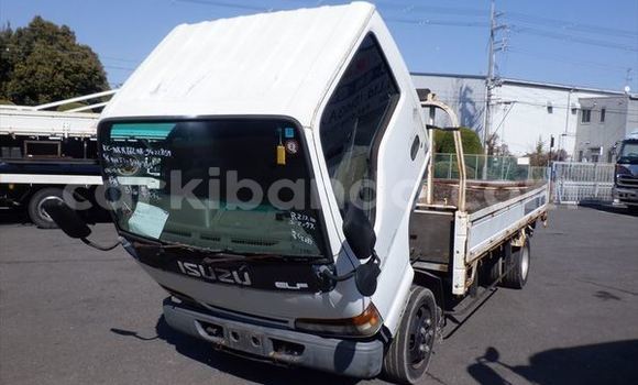 Buy Used Isuzu Bighorn White Car in Kampala in Uganda Buy Used Isuzu Bighorn White Car in Kampala in Uganda