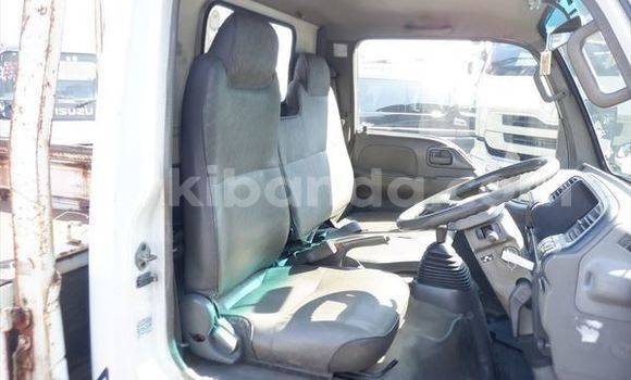 Buy Used Isuzu Bighorn White Car in Kampala in Uganda Buy Used Isuzu Bighorn White Car in Kampala in Uganda