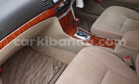 Nunua Ilio tumika Toyota Premio Fedha Gari ndani ya Kampala nchini Uganda Nunua Ilio tumika Toyota Premio Fedha Gari ndani ya Kampala nchini Uganda