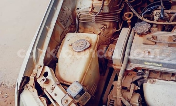 Nunua Ilio tumika Toyota Spacio Fedha Gari ndani ya Kampala nchini Uganda Nunua Ilio tumika Toyota Spacio Fedha Gari ndani ya Kampala nchini Uganda