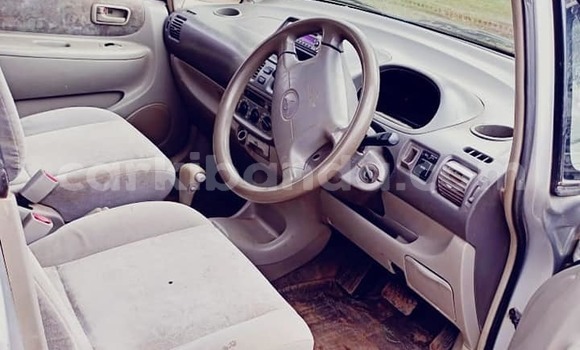 Nunua Ilio tumika Toyota Spacio Fedha Gari ndani ya Kampala nchini Uganda Nunua Ilio tumika Toyota Spacio Fedha Gari ndani ya Kampala nchini Uganda