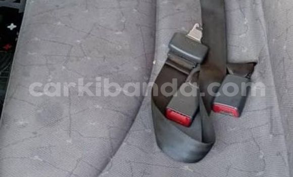 Nunua Ilio tumika Toyota Vitz Fedha Gari ndani ya Kampala nchini Uganda Nunua Ilio tumika Toyota Vitz Fedha Gari ndani ya Kampala nchini Uganda