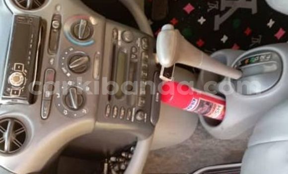 Nunua Ilio tumika Toyota Vitz Fedha Gari ndani ya Kampala nchini Uganda Nunua Ilio tumika Toyota Vitz Fedha Gari ndani ya Kampala nchini Uganda