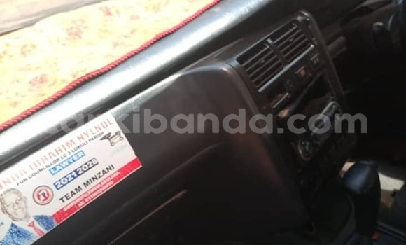 Nunua Ilio tumika Toyota Corona Bluu Gari ndani ya Kampala nchini Uganda Nunua Ilio tumika Toyota Corona Bluu Gari ndani ya Kampala nchini Uganda