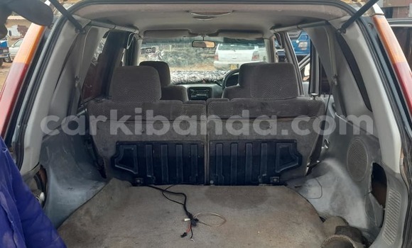 Nunua Ilio tumika Honda CR–V Fedha Gari ndani ya Kampala nchini Uganda Nunua Ilio tumika Honda CR–V Fedha Gari ndani ya Kampala nchini Uganda