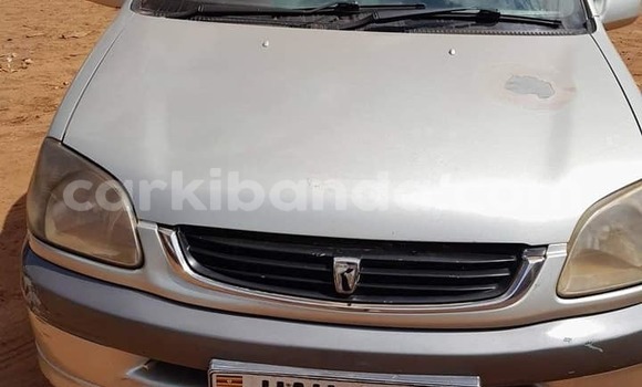 Gura Yakoze Toyota Raum Silver Imodoka i Kampala mu Uganda
