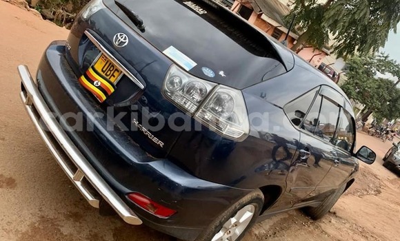 Nunua Ilio tumika Toyota Harrier Bluu Gari ndani ya Kampala nchini Uganda Nunua Ilio tumika Toyota Harrier Bluu Gari ndani ya Kampala nchini Uganda