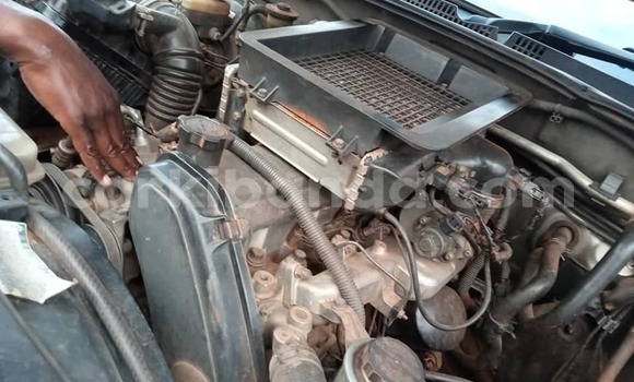 Nunua Ilio tumika Toyota Land Cruiser Prado Nyeupe Gari ndani ya Kampala nchini Uganda Nunua Ilio tumika Toyota Land Cruiser Prado Nyeupe Gari ndani ya Kampala nchini Uganda