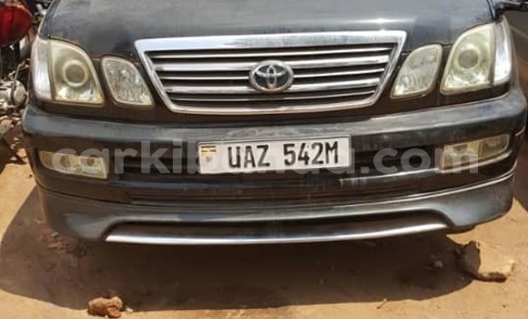 Nunua Ilio tumika Toyota Land Cruiser Nyeusi Gari ndani ya Kampala nchini Uganda Nunua Ilio tumika Toyota Land Cruiser Nyeusi Gari ndani ya Kampala nchini Uganda