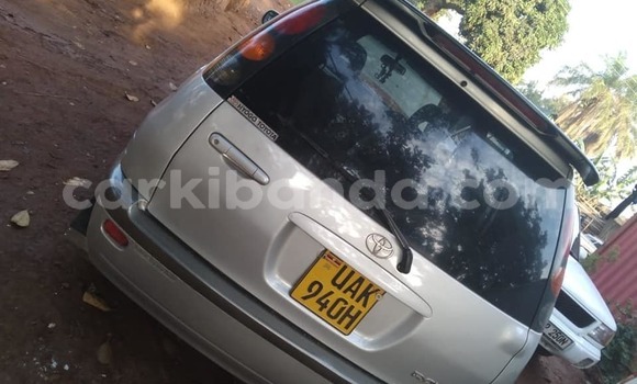 Nunua Ilio tumika Toyota Raum Fedha Gari ndani ya Kampala nchini Uganda Nunua Ilio tumika Toyota Raum Fedha Gari ndani ya Kampala nchini Uganda
