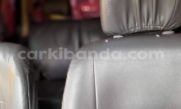 Nunua Ilio tumika Toyota Raum Fedha Gari ndani ya Kampala nchini Uganda Nunua Ilio tumika Toyota Raum Fedha Gari ndani ya Kampala nchini Uganda