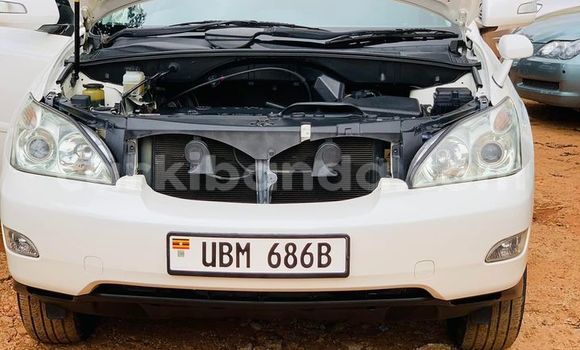 Acheter Occasion Voiture Toyota Harrier Blanc à Kampala, Ouganda Acheter Occasion Voiture Toyota Harrier Blanc à Kampala, Ouganda