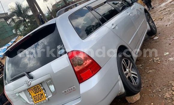 Acheter Occasion Voiture Toyota Fielder Gris à Kampala, Ouganda Acheter Occasion Voiture Toyota Fielder Gris à Kampala, Ouganda