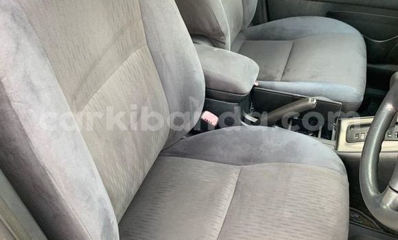 Acheter Occasion Voiture Toyota Fielder Gris à Kampala, Ouganda Acheter Occasion Voiture Toyota Fielder Gris à Kampala, Ouganda