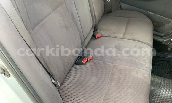 Acheter Occasion Voiture Toyota Fielder Gris à Kampala, Ouganda Acheter Occasion Voiture Toyota Fielder Gris à Kampala, Ouganda