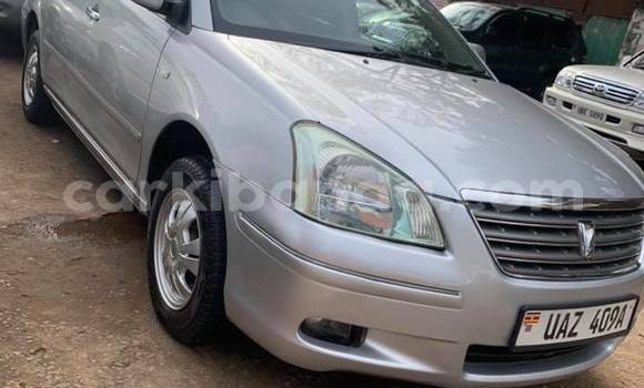 Nunua Ilio tumika Toyota Premio Fedha Gari ndani ya Kampala nchini Uganda
