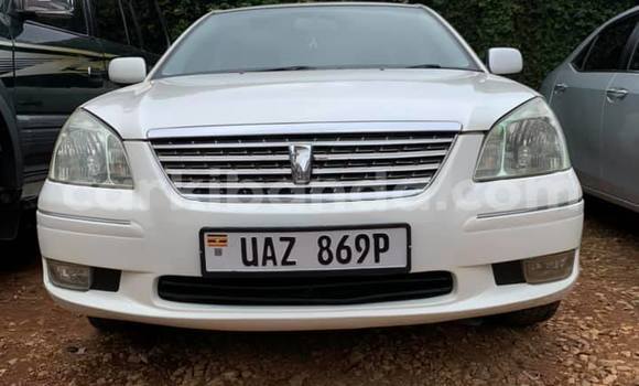 Nunua Ilio tumika Toyota Premio Nyeupe Gari ndani ya Kampala nchini Uganda