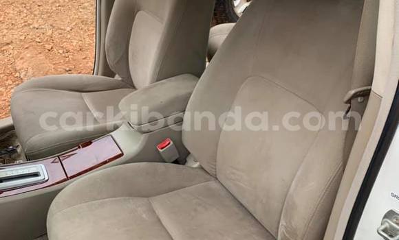 Acheter Occasion Voiture Toyota Premio Blanc à Kampala, Ouganda Acheter Occasion Voiture Toyota Premio Blanc à Kampala, Ouganda