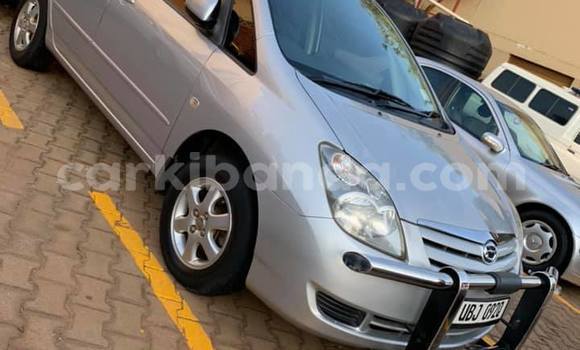 Gura Yakoze Toyota Spacio Silver Imodoka i Kampala mu Uganda