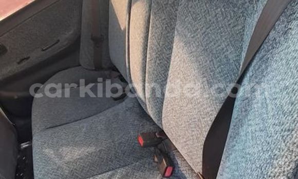 Acheter Occasion Voiture Toyota Corolla Noir à Kampala, Ouganda Acheter Occasion Voiture Toyota Corolla Noir à Kampala, Ouganda