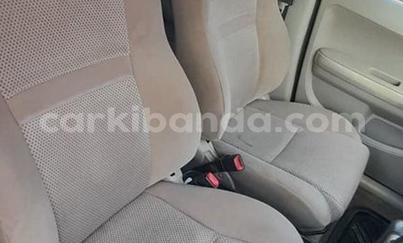 Acheter Occasion Voiture Toyota IST Gris à Kampala, Ouganda Acheter Occasion Voiture Toyota IST Gris à Kampala, Ouganda