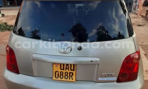 Acheter Occasion Voiture Toyota IST Gris à Kampala, Ouganda Acheter Occasion Voiture Toyota IST Gris à Kampala, Ouganda