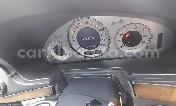 Gura Yakoze Mercedes‒Benz E–Class Silver Imodoka i Kampala mu Uganda Gura Yakoze Mercedes‒Benz E–Class Silver Imodoka i Kampala mu Uganda