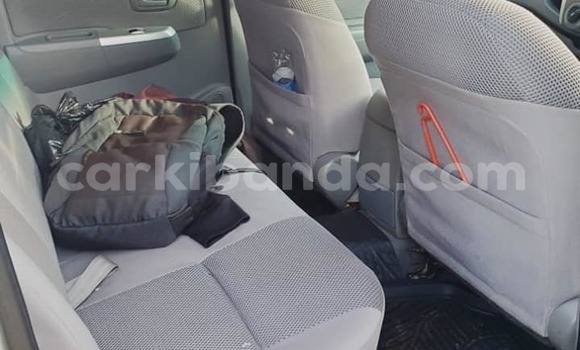 Acheter Occasion Voiture Toyota Hilux Gris à Kampala, Ouganda Acheter Occasion Voiture Toyota Hilux Gris à Kampala, Ouganda